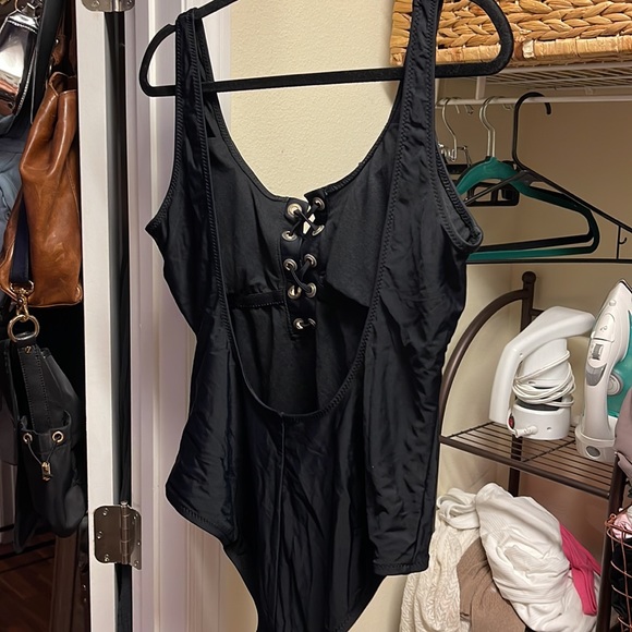 Mossimo blank swimsuit - Picture 2 of 3